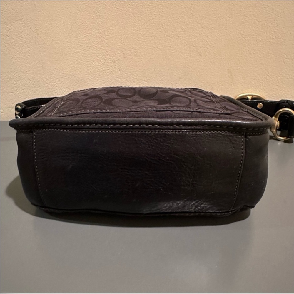 Vintage Y2K Coach Bleeker style #11434 (2007) - Picture 10 of 16